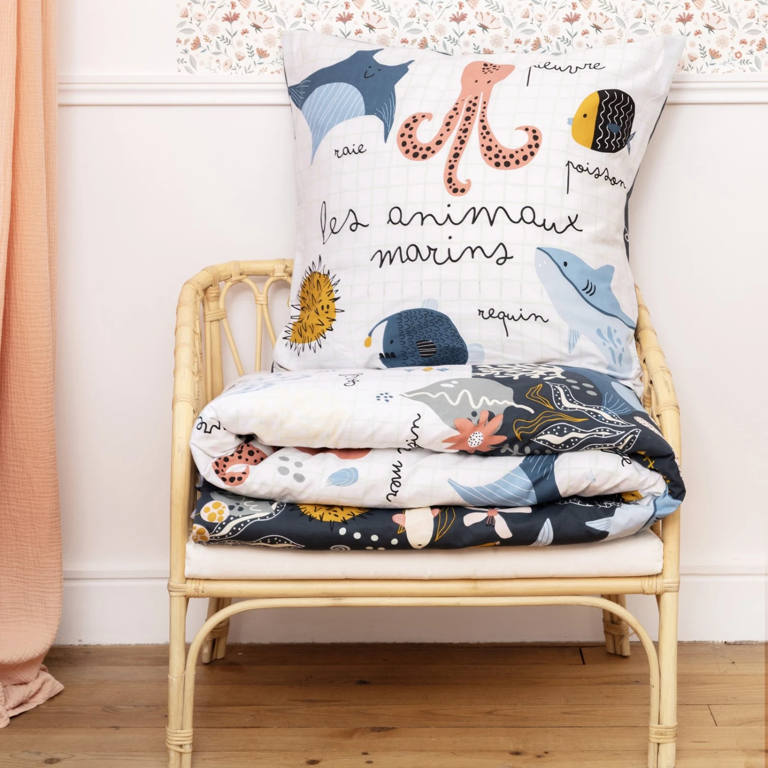 Housse de couette et une taie enfant coton (140 cm) Octopia Multicolore Housse De Couette Et Une Taie Enfant Coton (140 Cm) Octopia Multicolore -Meubles Pour Enfants parure de lit housse de couette 1 taie d oreiller 140 x 200 cm coton imprim octopia 131400 1695130572